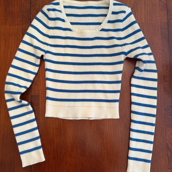 SHEIN Striped White and Blue Ribbed Knit Crop Sweater - Picture 4 of 7